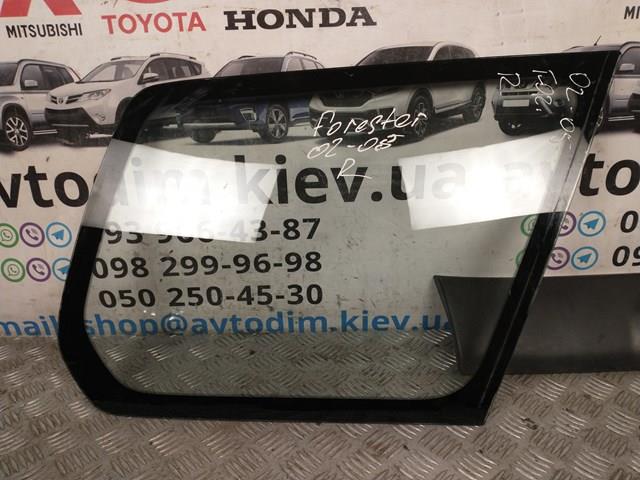 Стукло багажника, праве Subaru 65209SA060