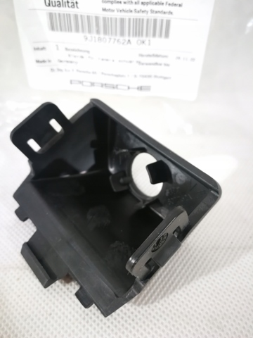  Porsche 9J1807762AOK1 ціна, від 154.52 USD