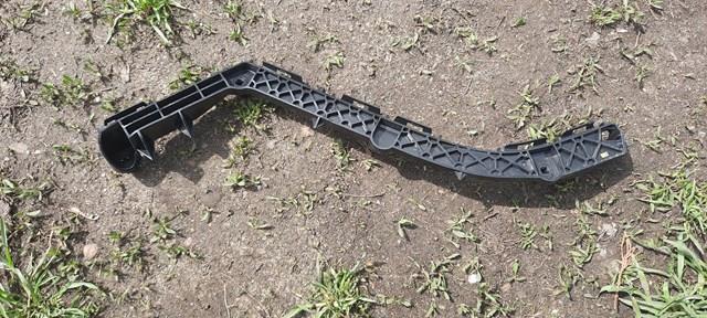 5215560100 Toyota Кронштейн бампера заднього, правий