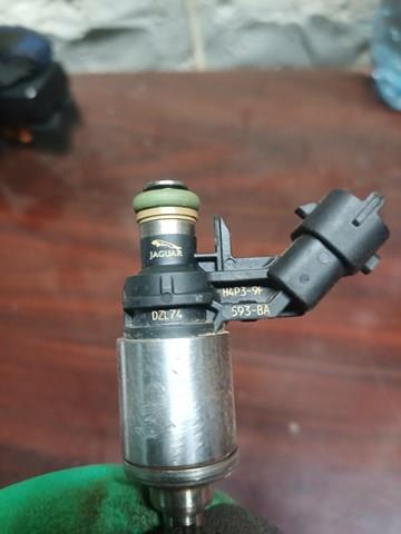 Купити LR105426 Land Rover Форсунка дизельна в зборі, розпилювач + тримач
