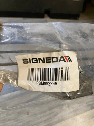 Купити PBM99229A Signeda Решітка переднього бампера, верхня