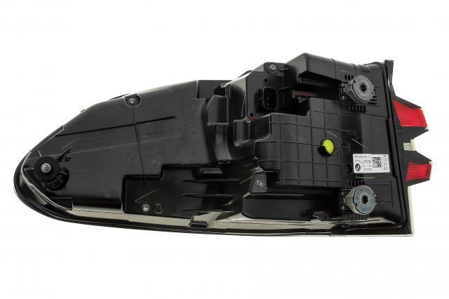 Задній лівий зовнішній ліхтар BMW 63215A11EC3
