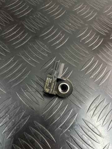 LR101226 Land Rover Датчик Ейрбег передній