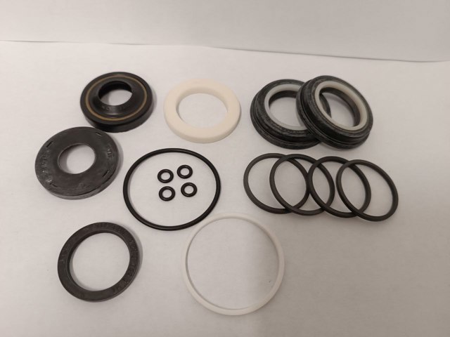 Ремкомплект рульової рейки RO9006KIT MSG
