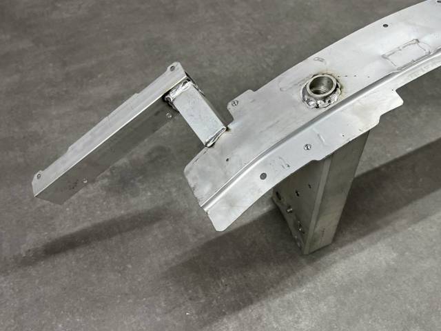 Шина бампера переднього Signeda PBM46066A ціна, від 174.23 USD