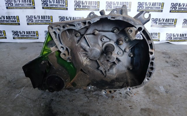 Купити 7700113677 Renault (RVI) Ручна коробка передач