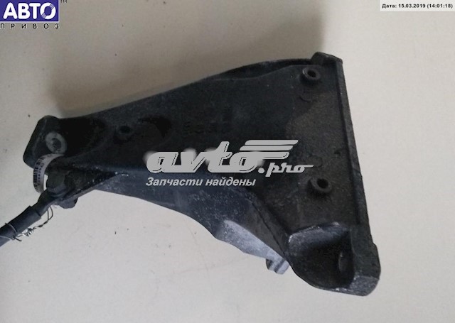 Права опора двигуна VAG 8D0199308N