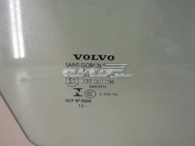 Купити 31385411 Volvo Скло передніх дверей, правою