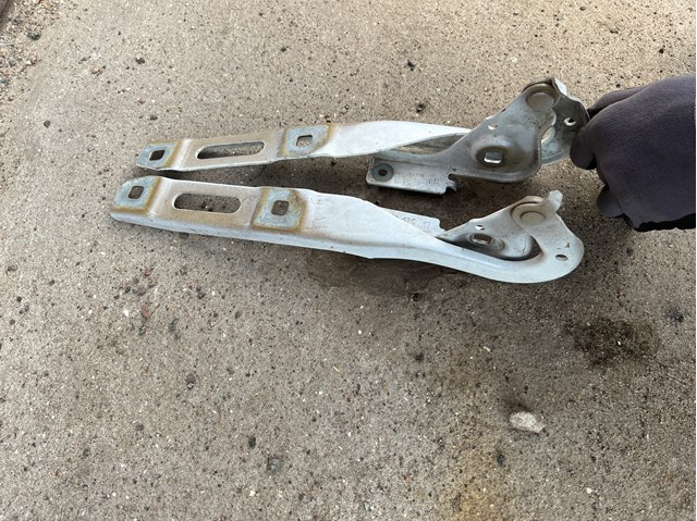 9816484780 Peugeot/Citroen Завіс капота, правий