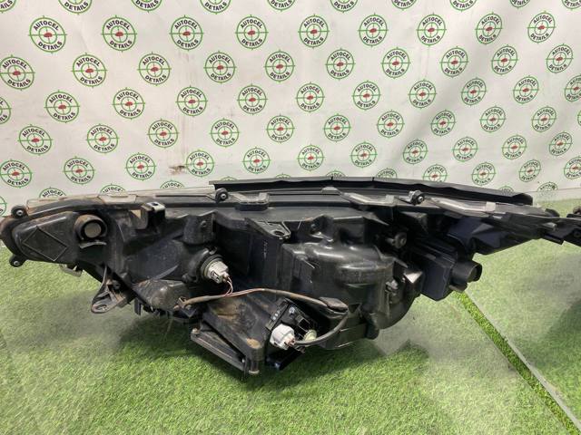 Купити 8111006C40 Toyota Фара правая