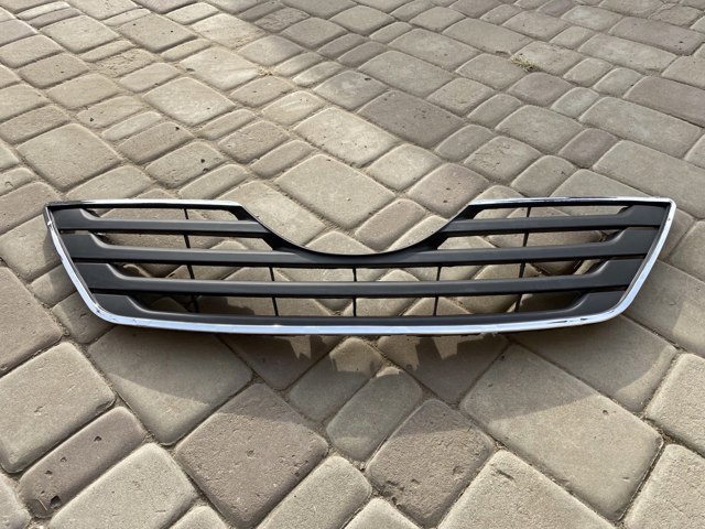 Решітка радіатора 8138052 Polcar
