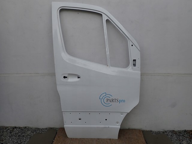Дверка передня права Mercedes A9107203100