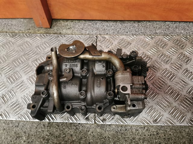 03G103535B VAG Масляний насос двигуна