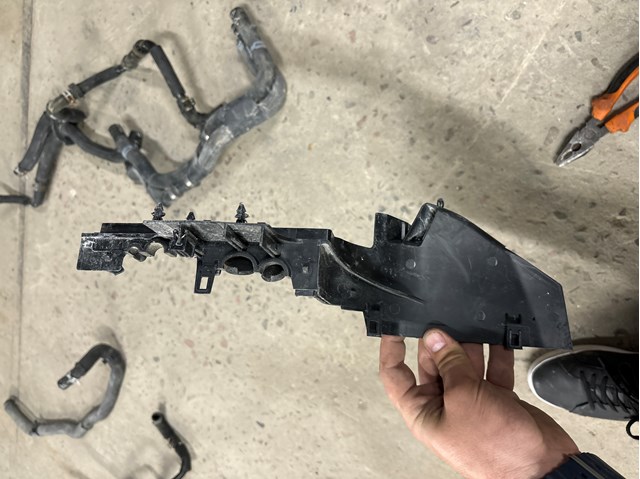  VAG 4KE971824 ціна, від 21.53 USD