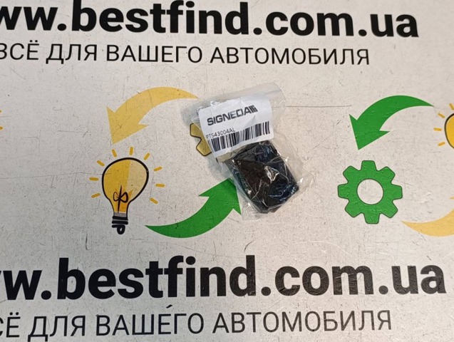 Купити PTS43004AL Signeda Кронштейн бампера переднього, лівий