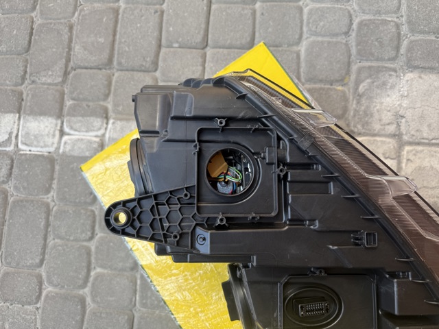 Фара права LPO461 Magneti Marelli