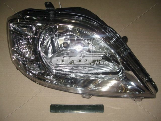 Фара права 20B883062B TYC