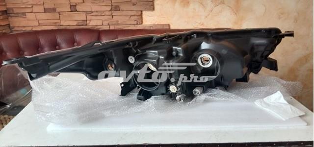 811500E350 Toyota Фара ліва передня