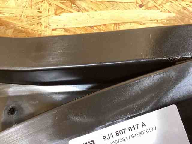 Підсилювач бампера переднього 9J1807617 Porsche