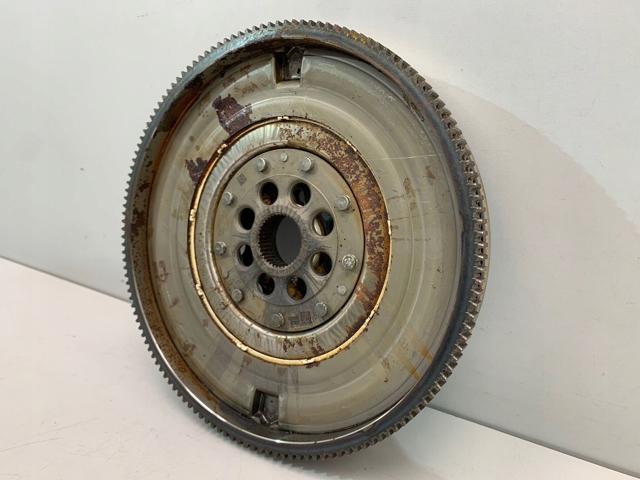 Маховик двигуна Mercedes A2600300000 ціна, від 277.44 USD