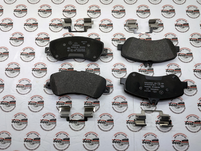 Купити A000420930490 Mercedes Колодки гальмівні передні, дискові
