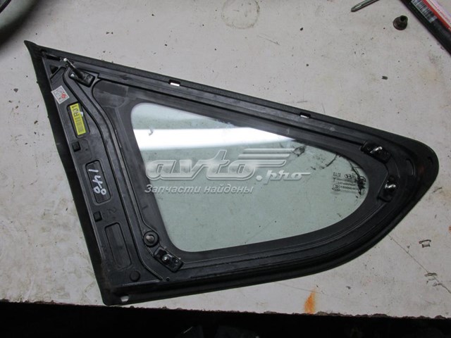 Скло кузова/багажного відсіку, праве Hyundai/Kia 878202W000
