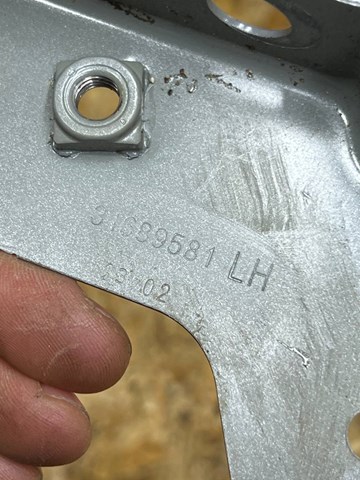 31108726 Volvo Кронштейн суппорту радіатора нижній