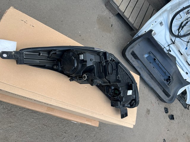Фара комбінована, передня Hyundai/Kia 92102F1011