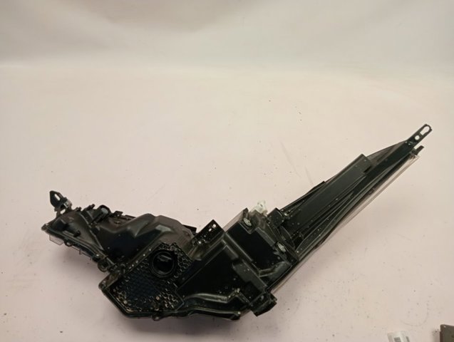 Фара правая Toyota 81110F4170 ціна, від 132.62 USD