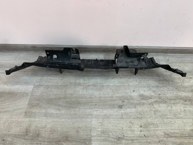 Кронштейн бампера переднього Ford 2280807 ціна, від 44.12 USD