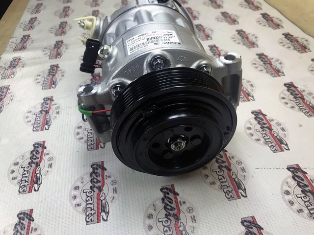 Купити LR112584 Land Rover Компресор кліматичної установки