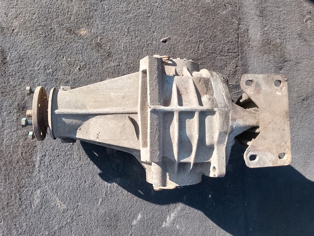 Редуктор колісний моста заднього Ford 83BG4025BE ціна, від 42.33 USD