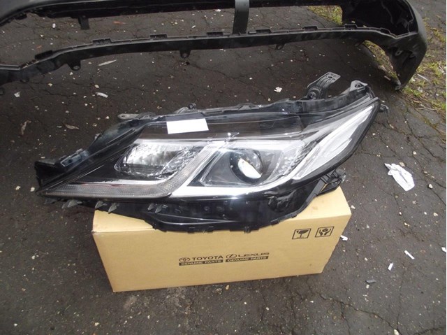 Фари Toyota 8115033D31 ціна, від 861.33 USD