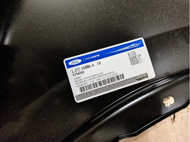 Купити LJ7Z16006A Ford Крило переднє ліве