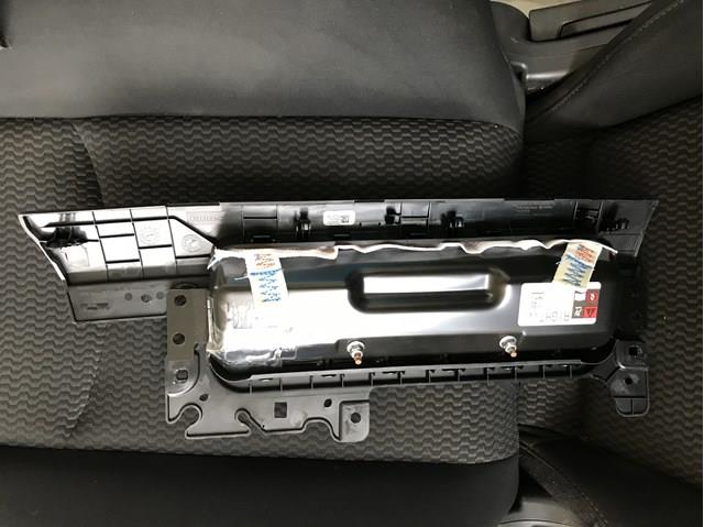 Подушка безпеки (AIRBAG) пасажирська, захисту колін Tesla 107782600D ціна, від 41.85 USD