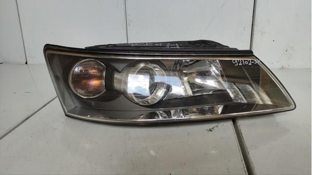 Фара права 921023K000 Hyundai/Kia