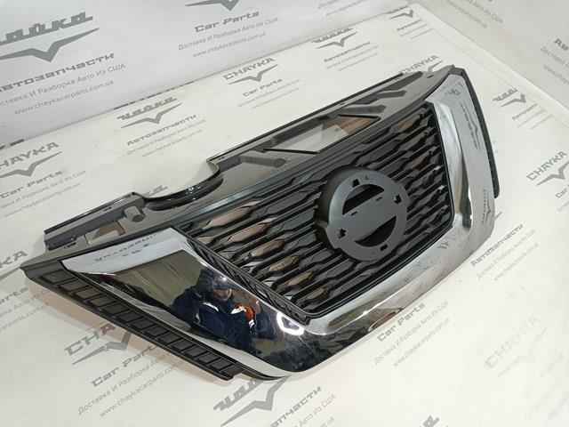 Решітка радіатора 623106FR5A Nissan/Infiniti