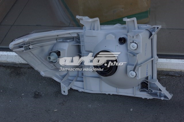 8117060C10 Toyota Фара дальнього світла в зборі