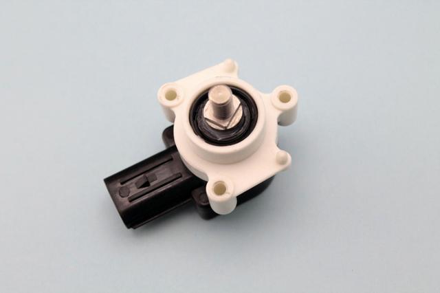 Датчик рівня положення кузова, задній лівий TQ45187 Tqparts