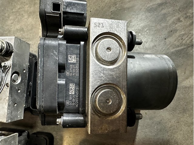 Блок управління АБС (ABS) на Mercedes Sprinter II 3-t 906