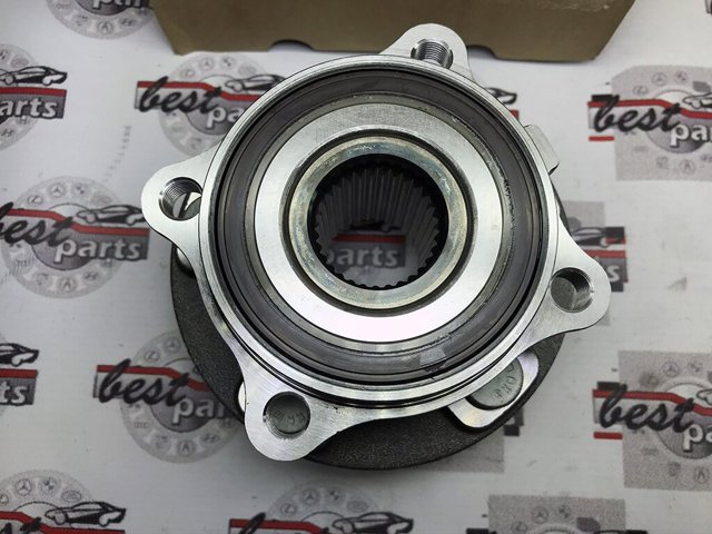 Маточина переднього колеса Land Rover LR122586