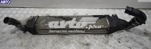 радіатор интеркуллера Y60113550C Радіатор интеркуллера MAZDA Y60113550C