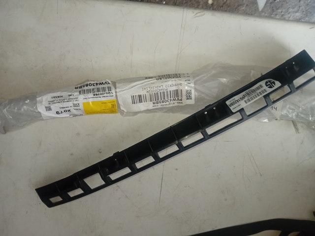 Праве кріплення переднього бампера Signeda PVW43085BR ціна, від 15.28 USD