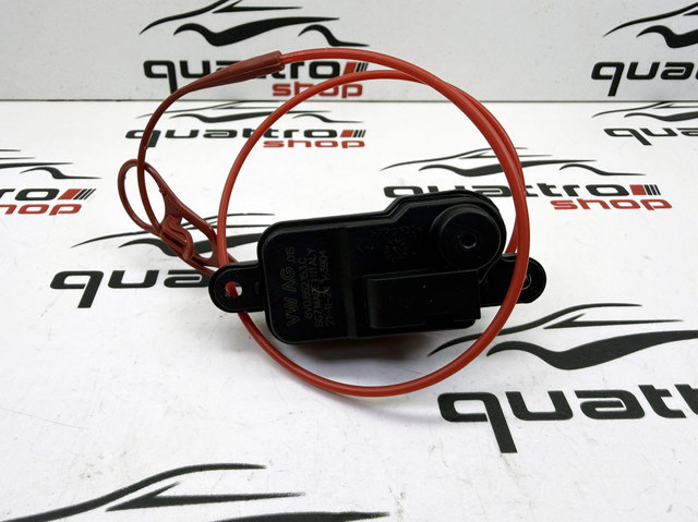 Замок відкривання лючка бензобаку 8V0862153C VAG