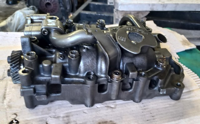 Помпа масляна VAG 03G103535B ціна, від 152.27 USD