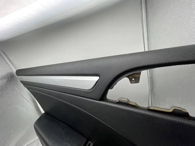 Картка обшивки задніх правих дверей VAG 3T5867211