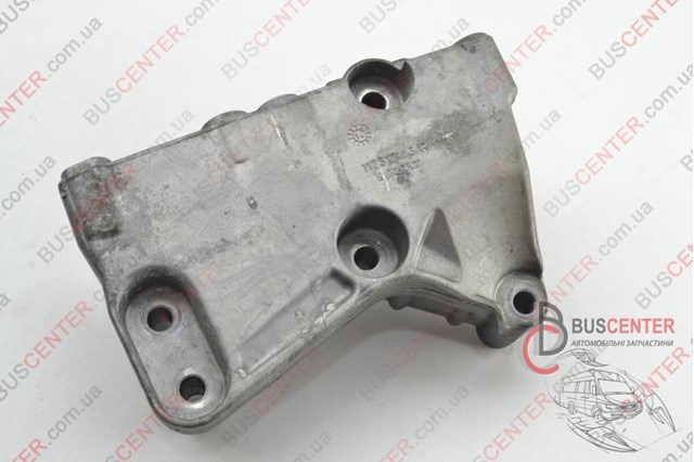 Кронштейн подушки (опори) двигуна, правої Nissan/Infiniti 112317173R ціна, від 7.71 USD