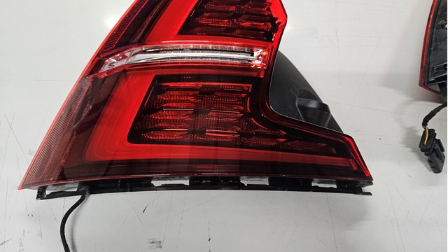 31689682 Volvo Задній правий зовнішній ліхтар