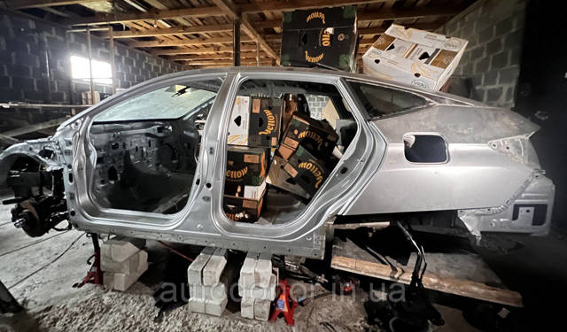 04646TRTA00ZZ Honda Крило заднє