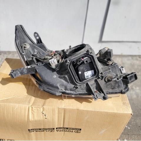 8118560M00 Toyota Фара дальнього світла в зборі